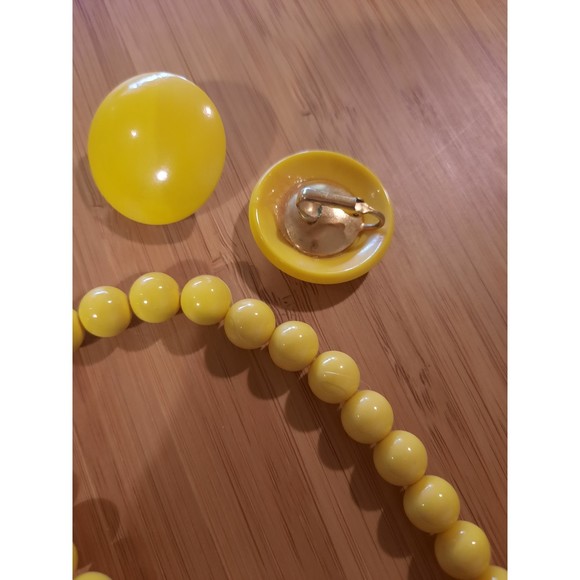 Yellow and Silver Tone Bead Necklace Vintage with Earrings - Picture 6 of 6